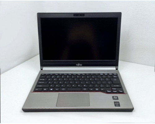 Laptop Fujitsu Fujitsu Lifebook E734 Core i3 4100M (4-gen.) 2,5 GHz / 4 GB / 120 SSD / 13,3'' / Win 10 Prof. (Update) / kamerka
