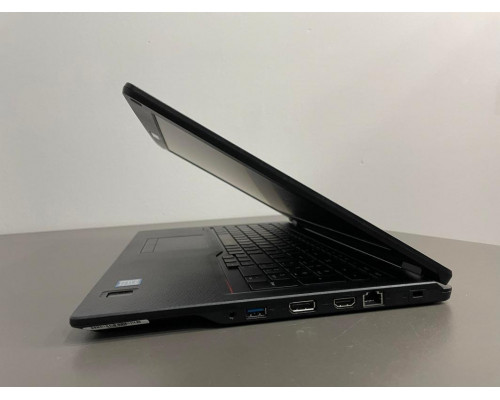 Laptop Fujitsu Fujitsu E558 - i5-8250U 8GB 256 GB FHD W10 Pro COA