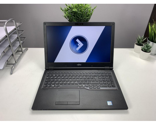 Laptop Fujitsu Fujitsu E558 - i5-8250U 8GB 256 GB FHD W10 Pro COA