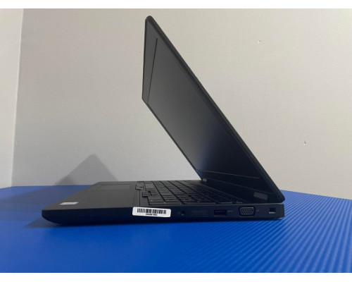 Laptop Dell Dell Latitude 5590 i5-7300u 8GB DDR4 256GB SSD INTEL FHD Windows 10 PRO